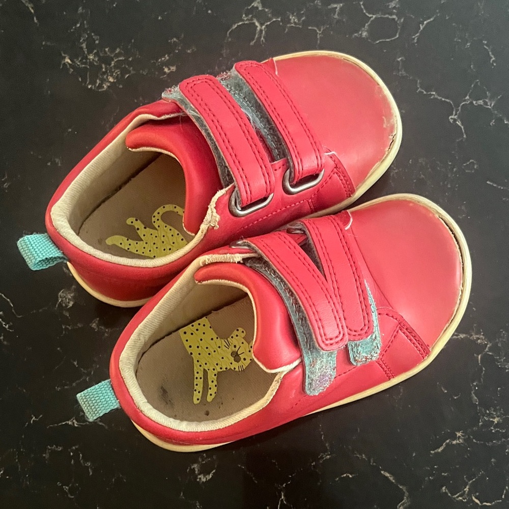 Vibrant Ten Little Red Kids Sneakers with Velcro Straps size 7